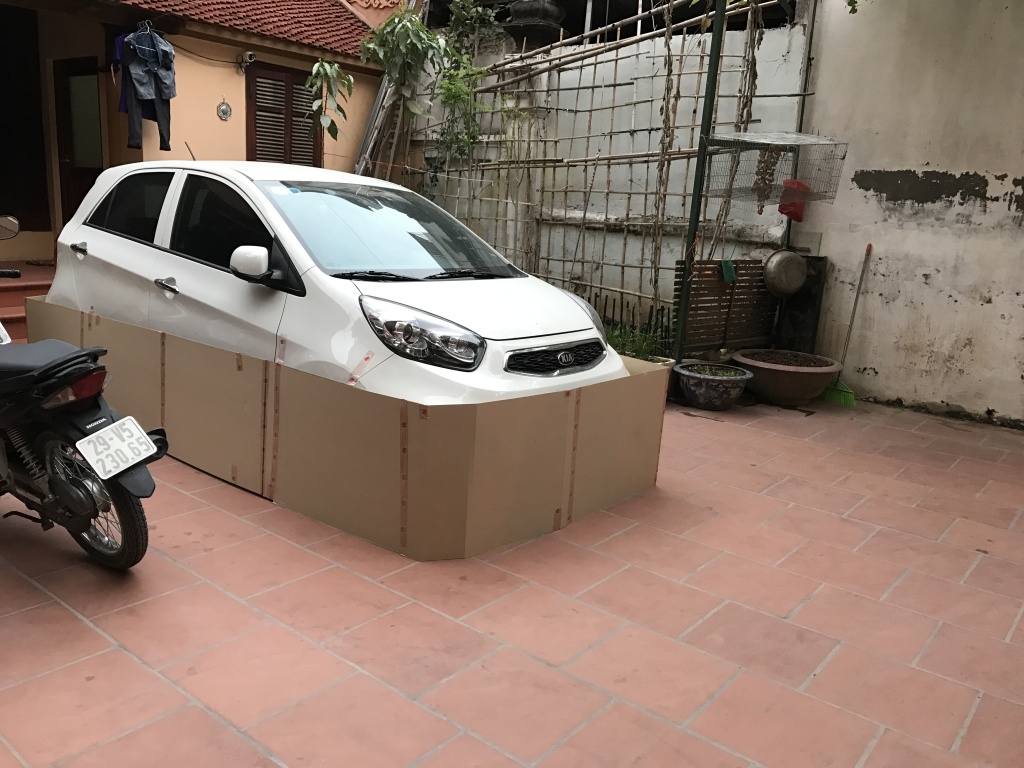 vách ngăn chống chuột vào ô tô